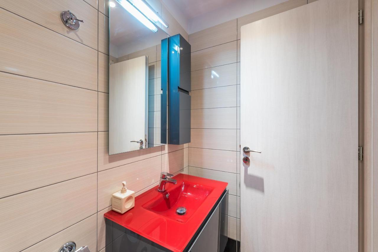 An Impressive 2 Bdr Apt In Glyfada Athens Exterior photo